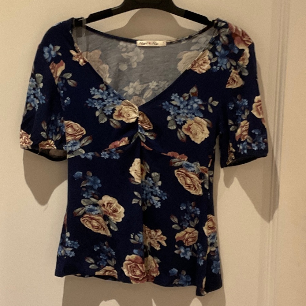 Heart Hips Floral Blue Women's Top⭐️